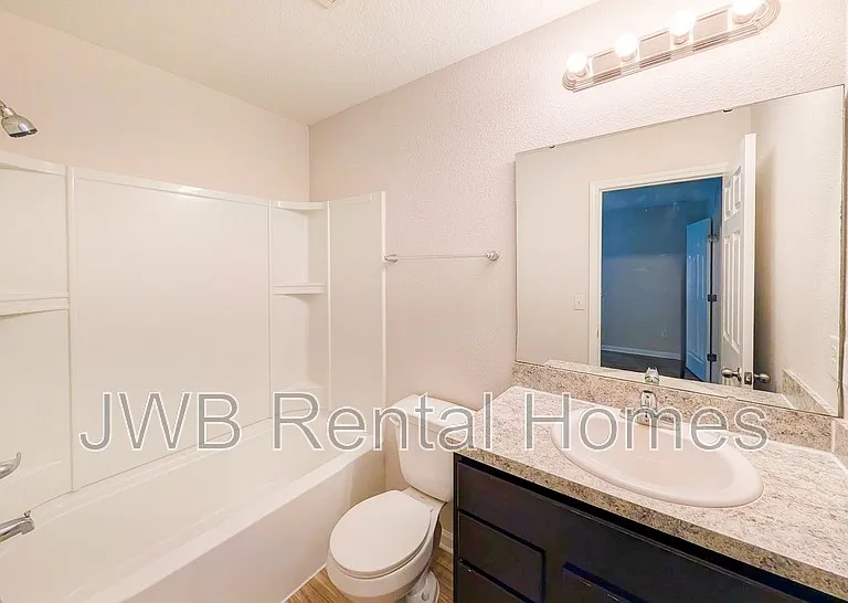 6861 Lake Mist Ln — Photo 11