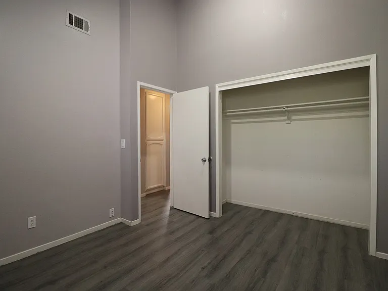 432 N Center Ct — Photo 15