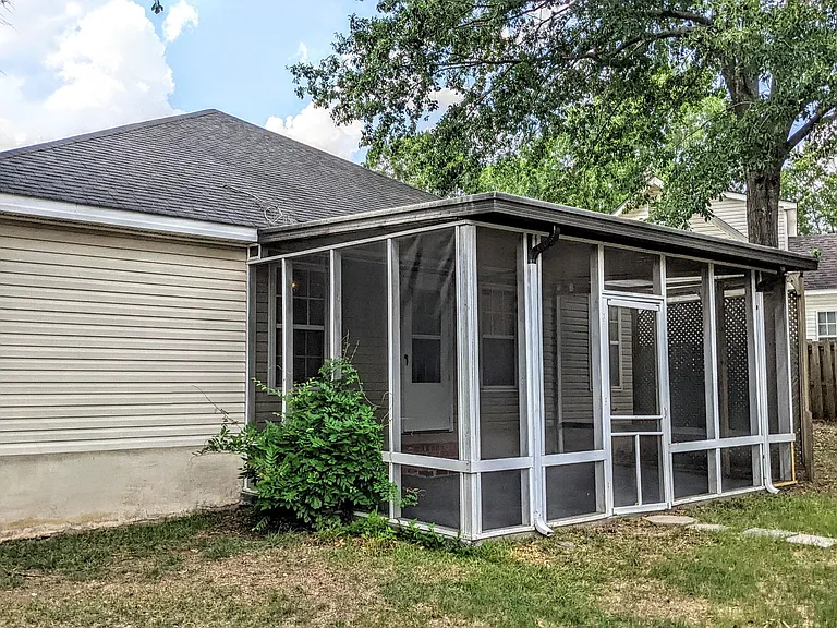 2045 Shoreline Dr — Photo 14