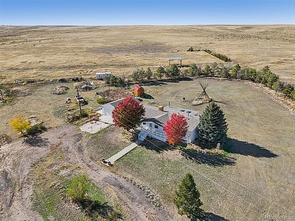 5th image of 45595 Cottonwood Lane