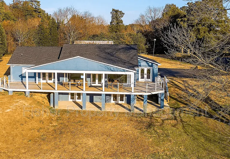 1500 Rustling Cedar Ln — Photo 2