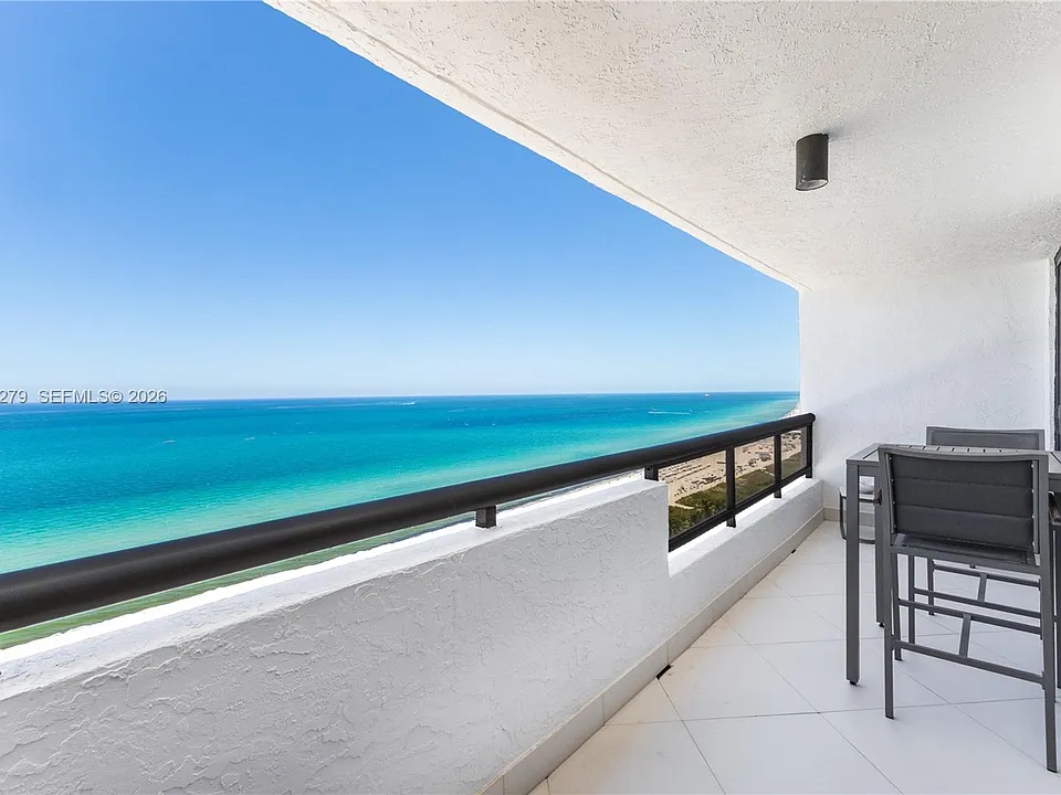 2555 Collins Ave #2205