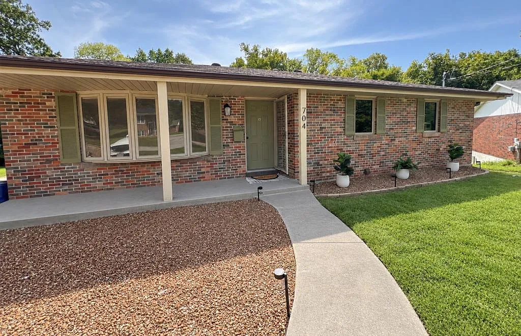704 Glendale Dr. — Photo 1