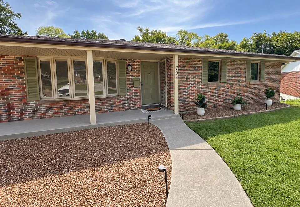 704 Glendale Dr