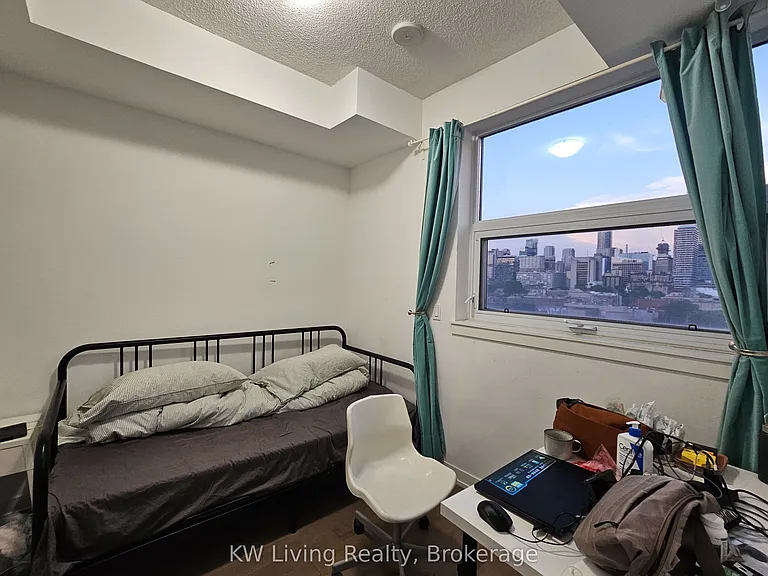 10 Willison Sq #810 — Photo 4