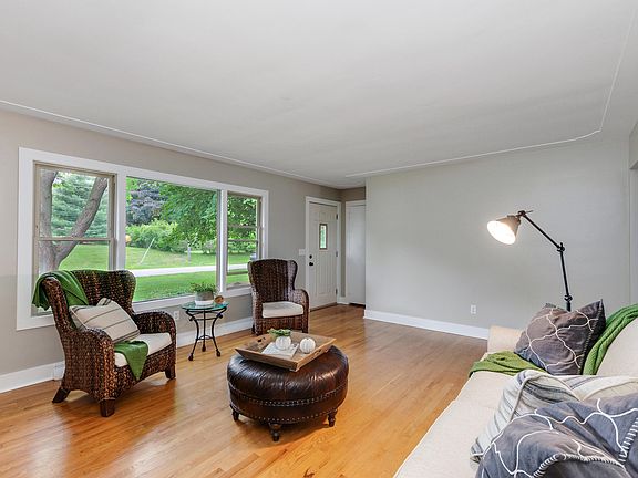 5th image of 1004 Westmoor Dr NW