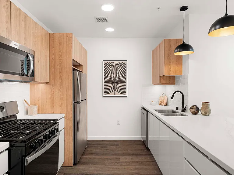 Eddy Redondo Residences — Photo 66