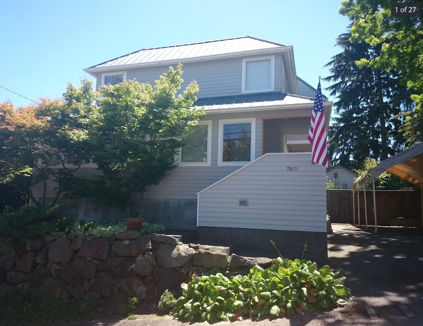 Spacious 5-Bedroom Magnolia Home with Rooftop Deck & Lake Views — Photo 1