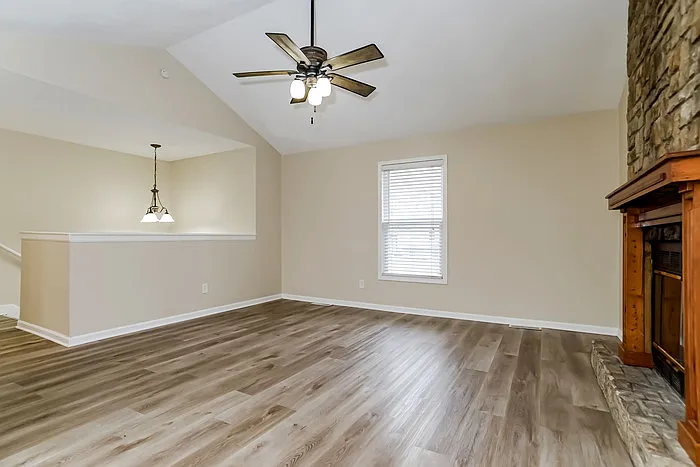 706 Autumn Dr — Photo 7