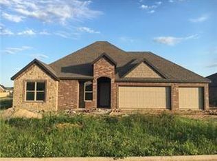 1513 Crestwood Hills Ln, Cave Springs, AR 72718