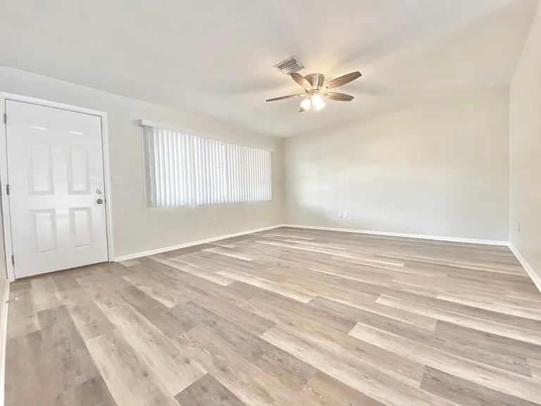 531 New York Ave #B — Photo 10