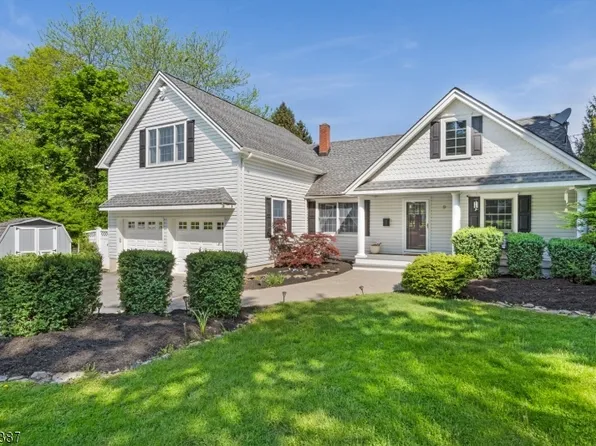 9 Garabrant St, Mendham Boro, NJ 07945