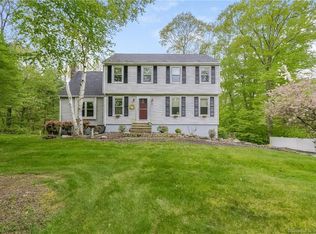 51 Olde Orchard Rd, Clinton, CT 06413