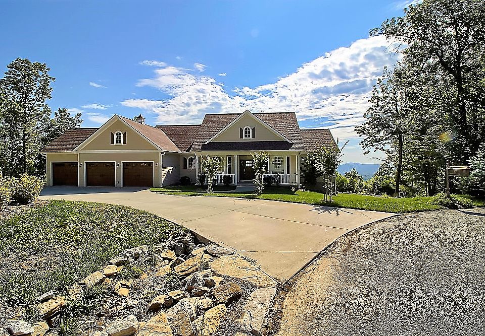 1st image of 67 Yorkshire Blvd