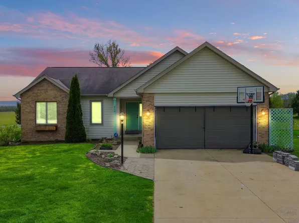 612 E Dunn Rd, New Carlisle, IN 46552