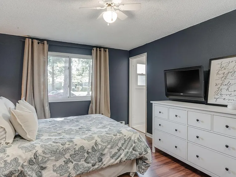 18451 NW Tara St — Photo 5
