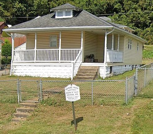 2nd image of 820 Rockwood Ave