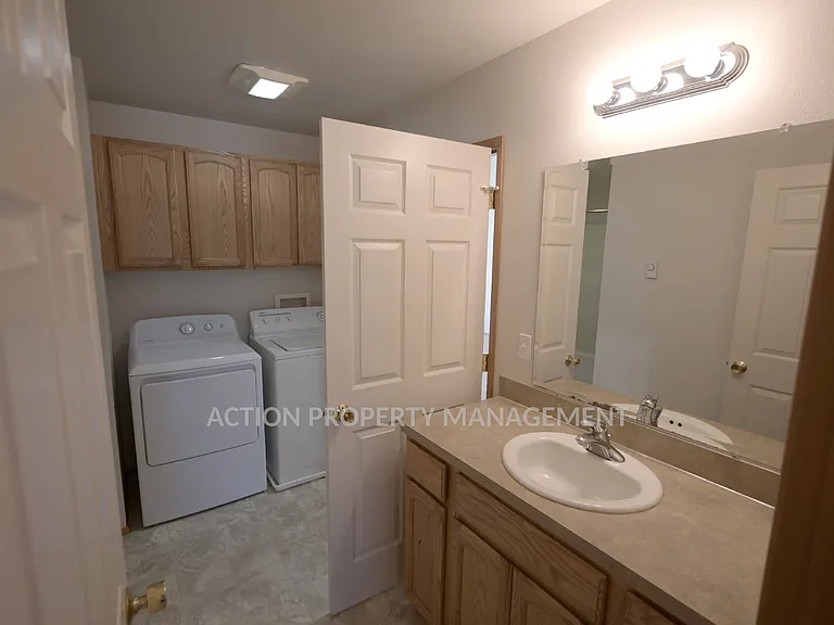 1312 Campbell Ave #2 — Photo 8