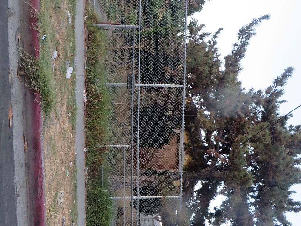 1st image of 1646 E 113th St
