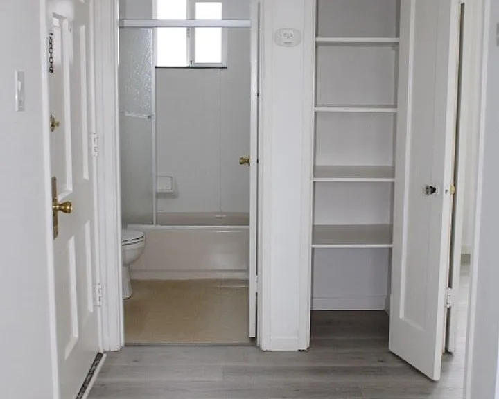 4010 Macdonald Ave — Photo 6