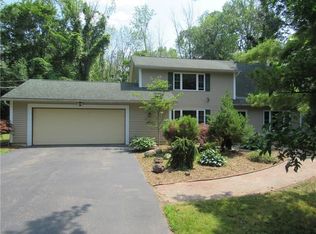 1200 Island Cottage Rd, Rochester, NY 14612