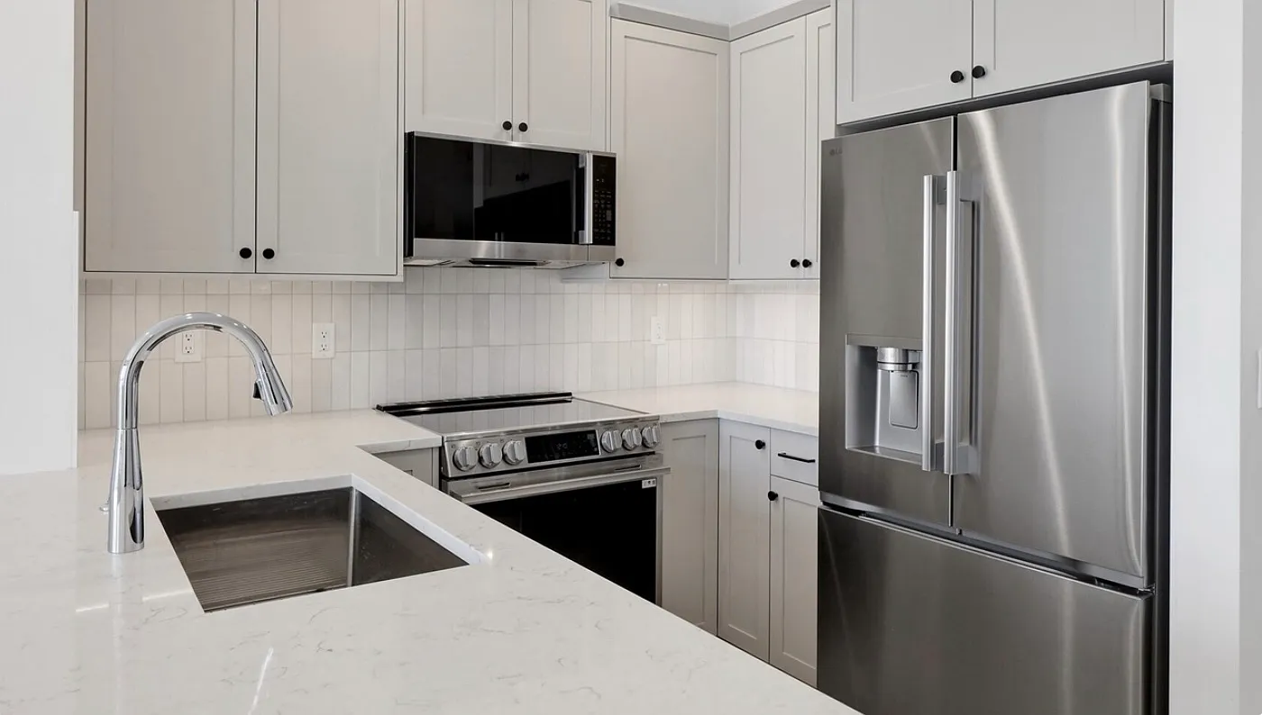 2 bed, 1.5 bath, 1048 sqft, $2,100 — Photo 4