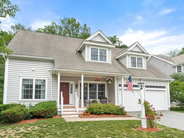 17 Hepatica Dr, North Andover, MA 01845