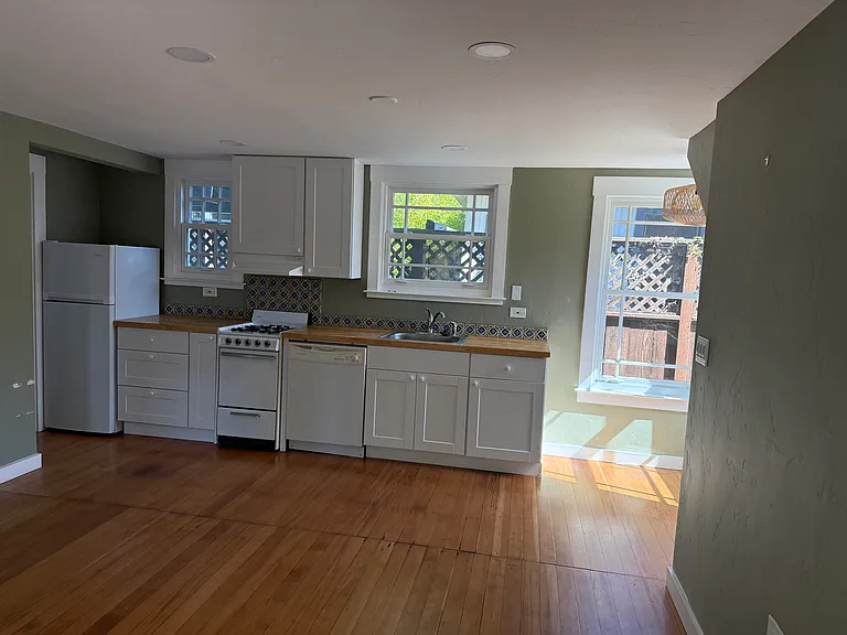 203 S 14th St #2 — Photo 3