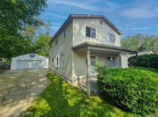 3180 Eastwood Dr, Rochester Hills, MI 48309