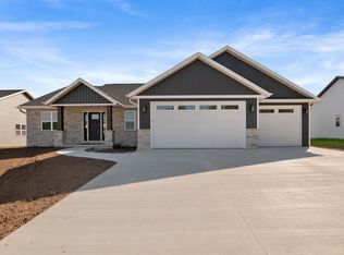 300 Rainbow Ct, Green Bay, WI 54303