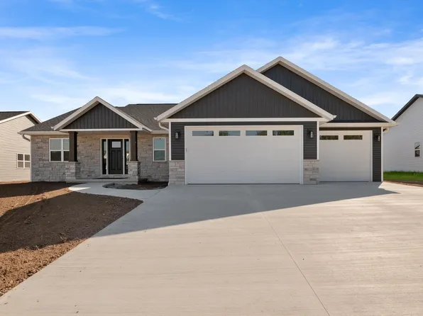 300 Rainbow Ct, Green Bay, WI 54303