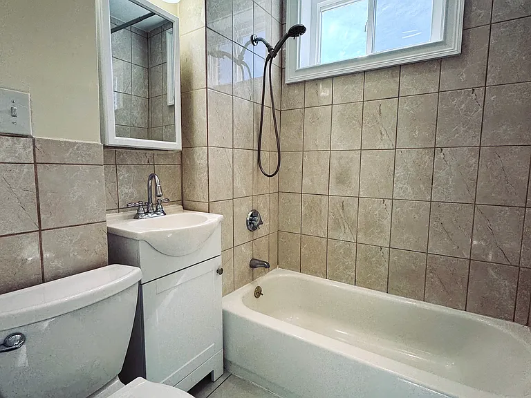 189 Chestnut St #2 — Photo 9
