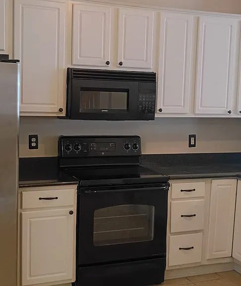 201 Hampton Forest Dr — Photo 5
