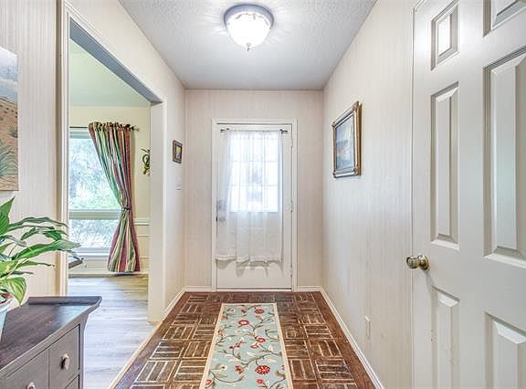 3rd image of 5012 Golden Cir