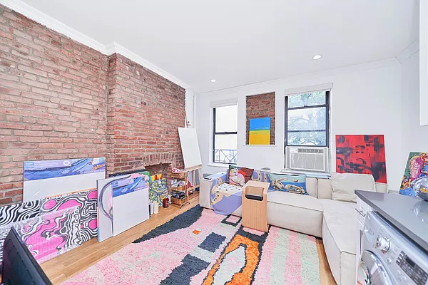 Rented by Living New York | media 9