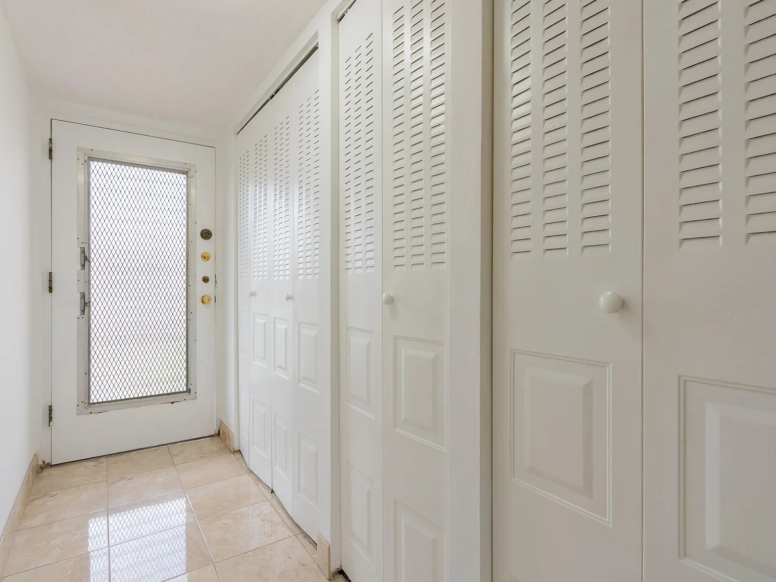 2 bed, 2.0 bath, 865 sqft, $1,700 — Photo 4