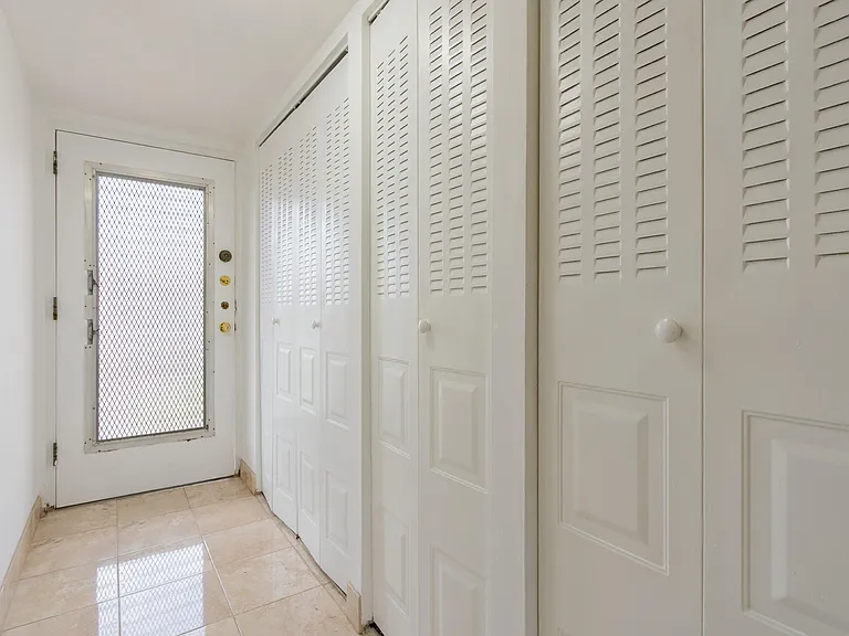 2811 Somerset Dr #412 — Photo 4