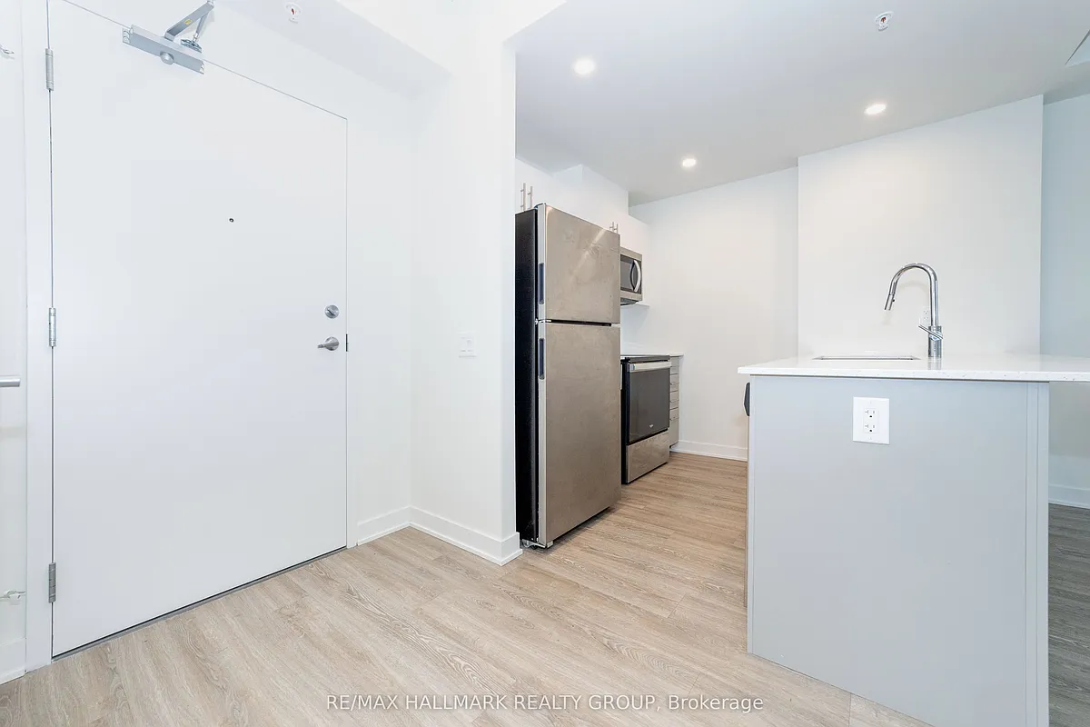Building Photo - 353 Gardner St #705