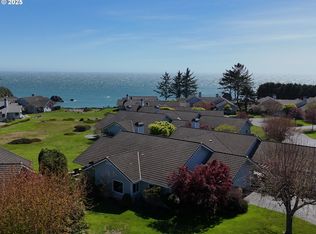 204 Schooner Bay Dr, Brookings, OR 97415