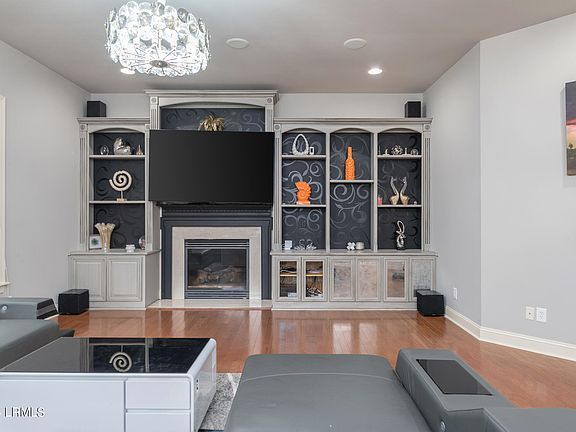 5th image of 11 Lynnfield Place