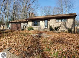 1749 Lake Dr, Harrison, MI 48625