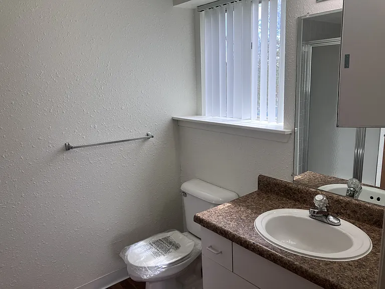 Windsor Place Apartments — Photo 84