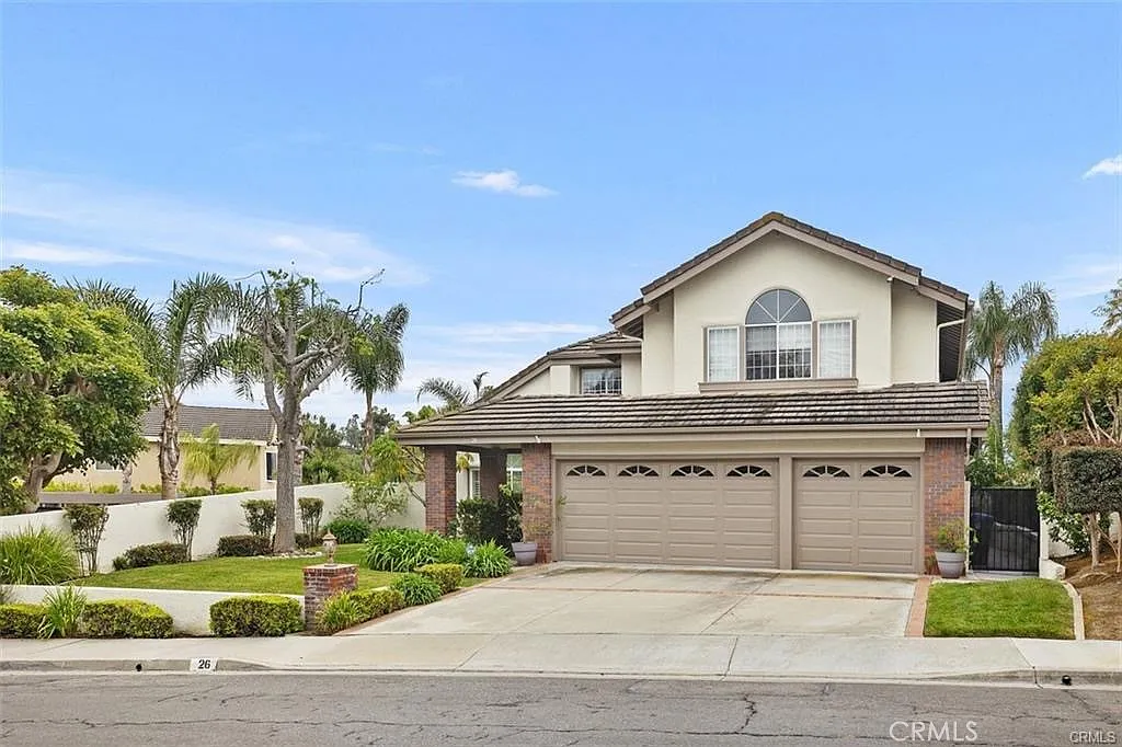 4 bed, 3148 sqft, $7,009 — Photo 2