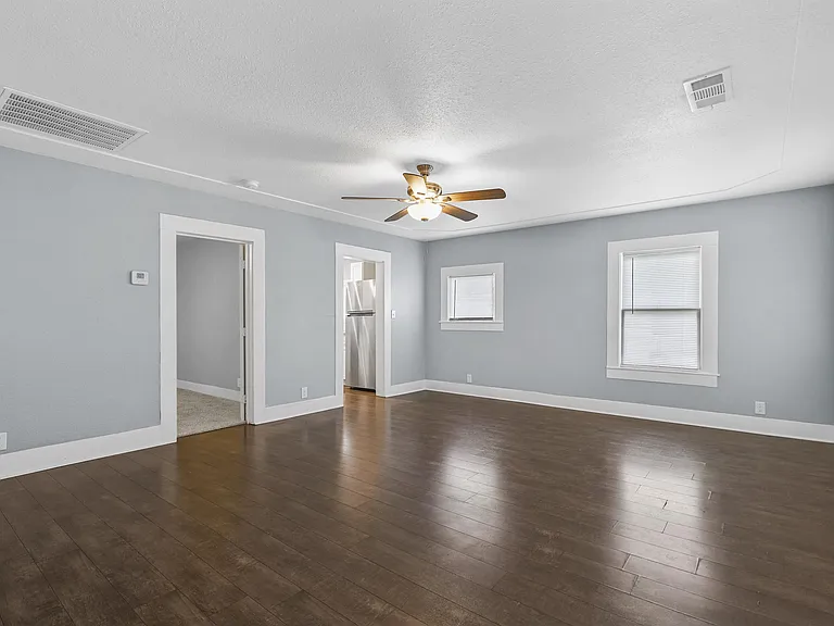 207 W Heard St — Photo 17