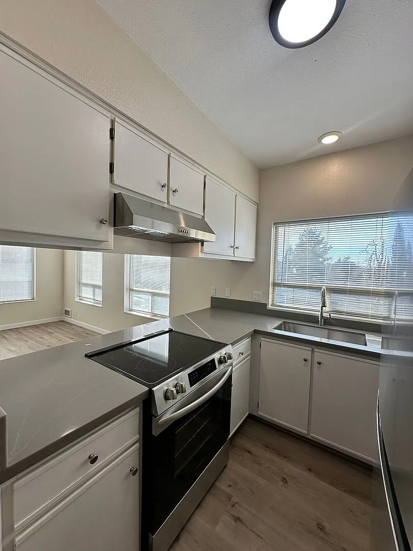 Ash Creek 387 — Photo 2
