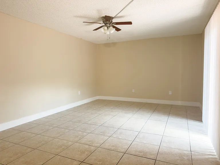 5222 Cedarbend Dr #4 — Photo 4
