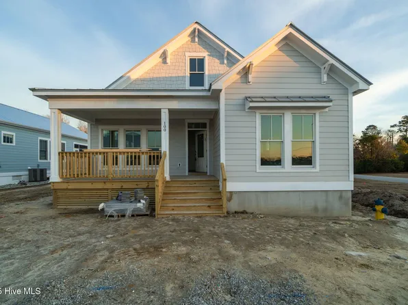 100 New Towne Road, Swansboro, NC 28584