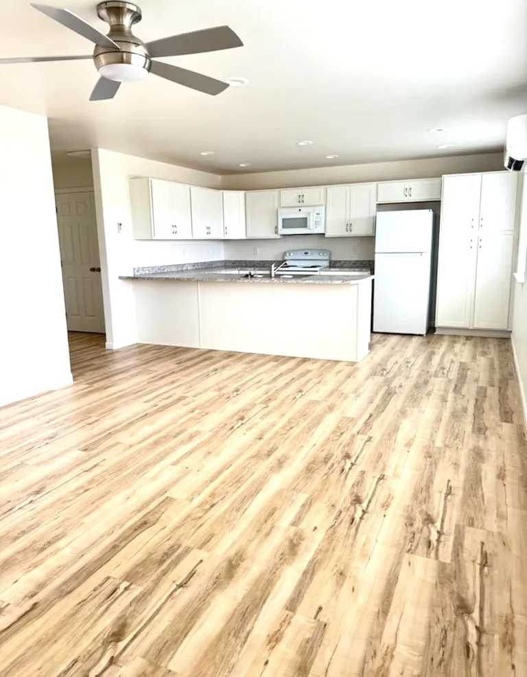2 bed, 912 sqft, $1,350 — Photo 3