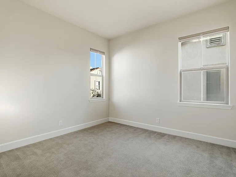 2582 Minuet Dr — Photo 14