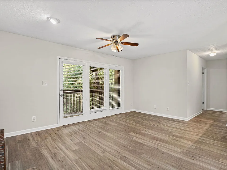 814 Tuxworth Cir